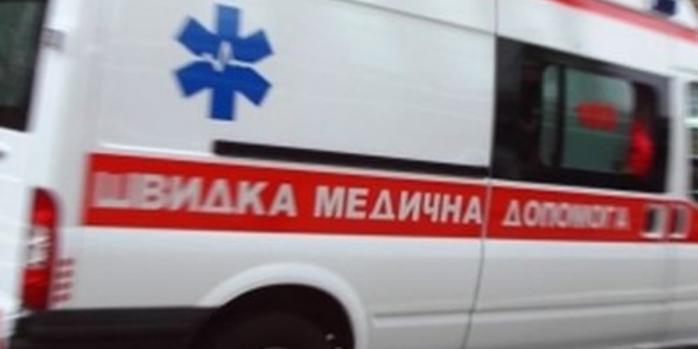 Автомобиль скорой помощи подорвались на российских минах-«лепестках», фото: «Украинское радио»