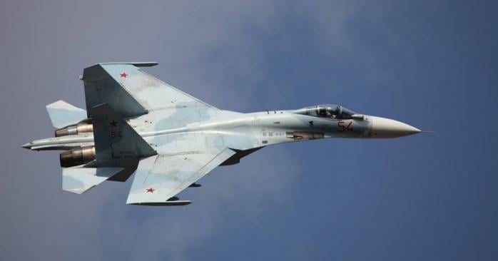 В России разбился истребитель Су-27. Фото: