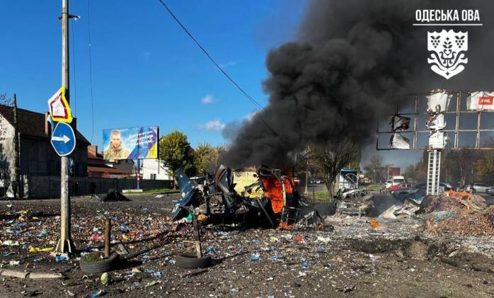 РФ утром ударила БпЛА по рынку в Черноморске. Фото: ОВА