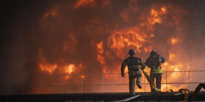 Последствия российской атаки в Сумах, фото: ГСЧС