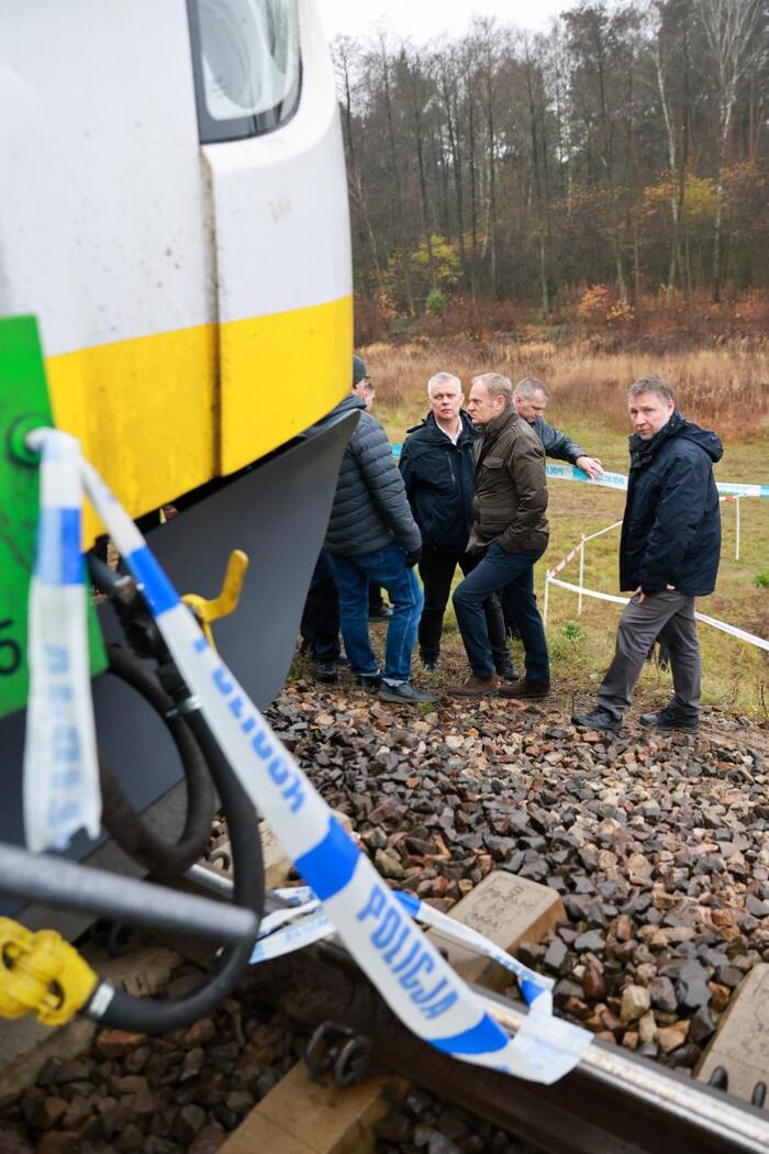 Залізничну колію пошкодив вибух у Польщі, фото: Tomasz Siemoniak