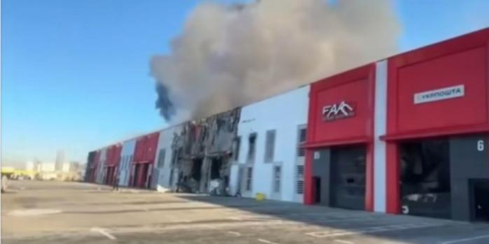 Рашисты ударили по отделению «Укрпочты» во Львове, видео скриншот