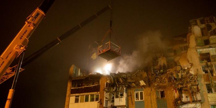 Последствия российского ракетного удара по Тернополю, фото: ГСЧС