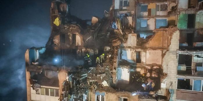 Последствия ракетного удара по Тернополю, фото: ГСЧС