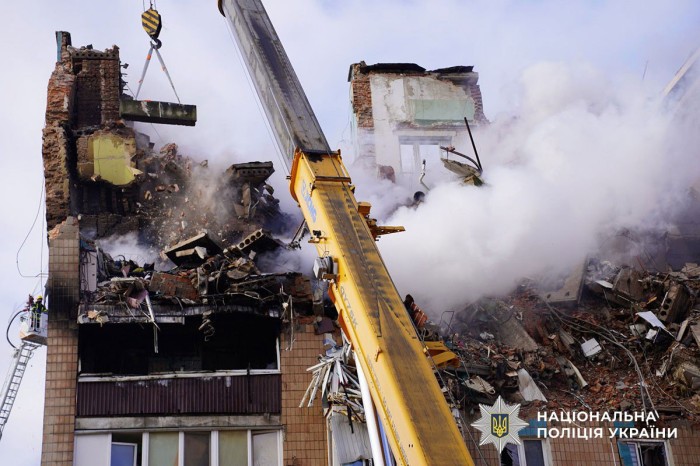 Наслідки російського ракетного удару по Тернополю, фото: Нацполіція