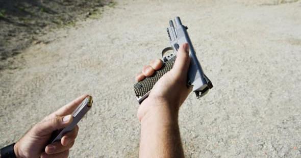 Стрілянина на подвір’ї школи сталася у Львові, є поранений. Фото: 