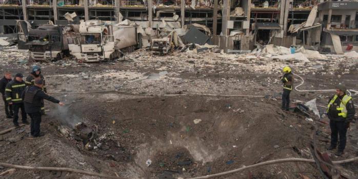 Наслідки російської атаки по Києву в ніч на 25 листопада, фото: ДСНС