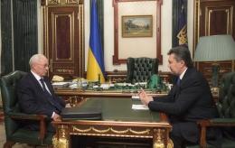 Янукович — Азарову: Надо договариваться с оппозицией и выходить из этого тупика