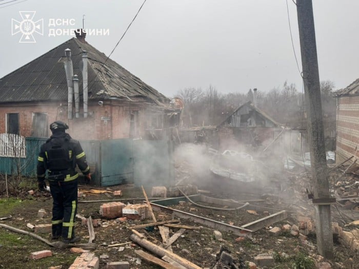 Наслідки російської атаки по Слов’янську 27 листопада, фото: ДСНС