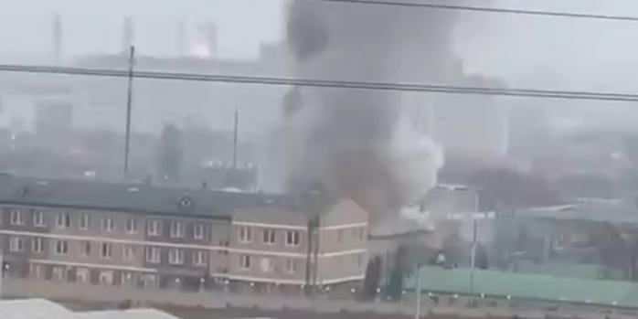 Последствия удара беспилотника в Грозном, видео скриншот