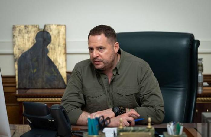 Владимир Зеленский не подпишет документы об отказе от территорий Украины, заявил Андрей Ермак. Фото: 