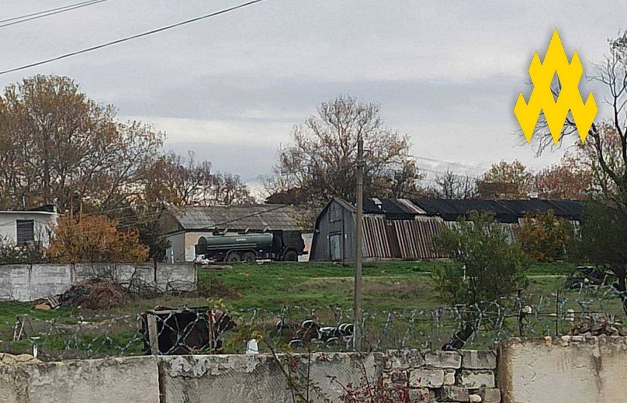 Окупанти в Криму почали ховати склади з пальним після ударів Сил оборони України. Фото: АТЕШ