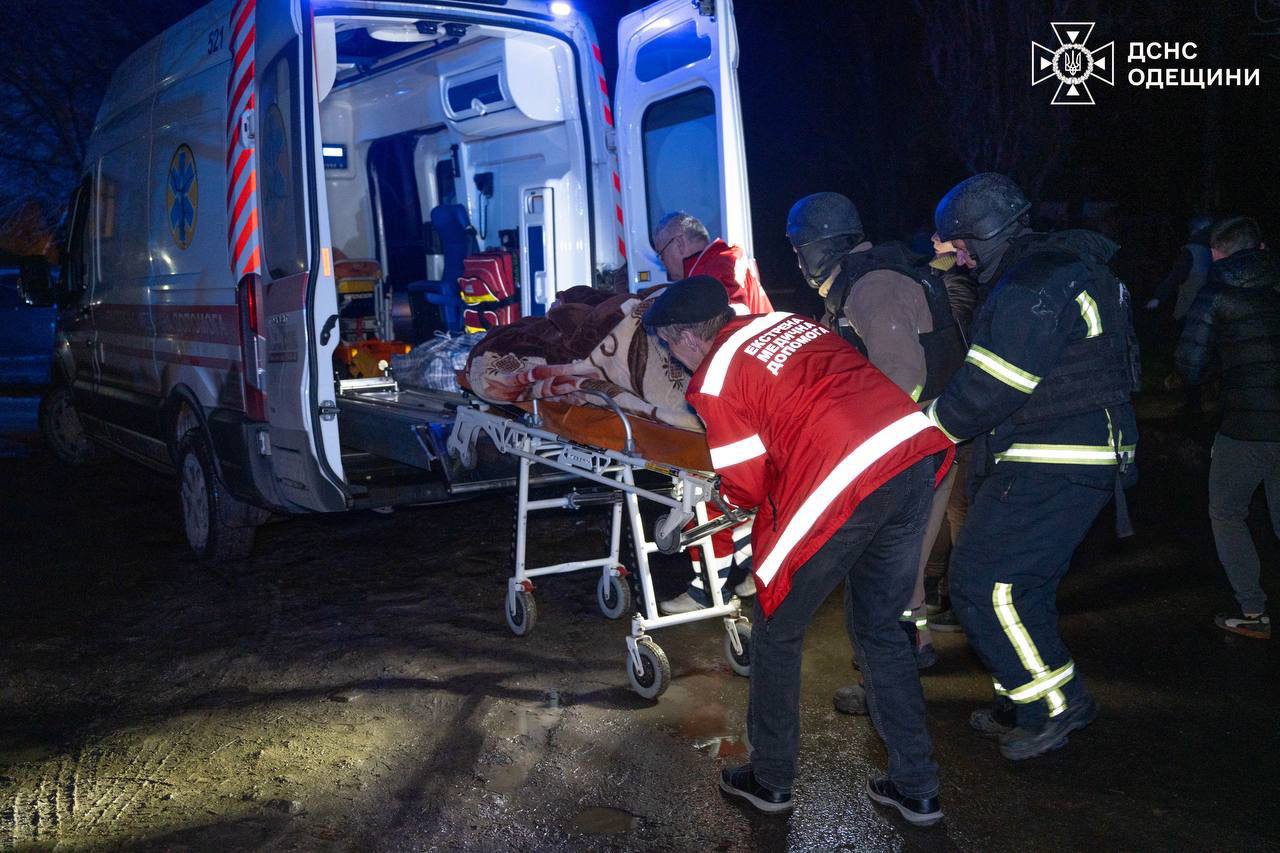 Наслідки обстрілів Одеси. Фото: ДСНС