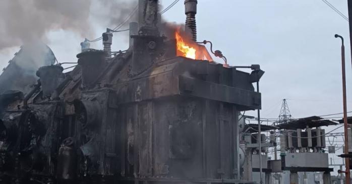 В Украине более 110 тыс. потребителей остались без света из-за обстрелов. Фото: 