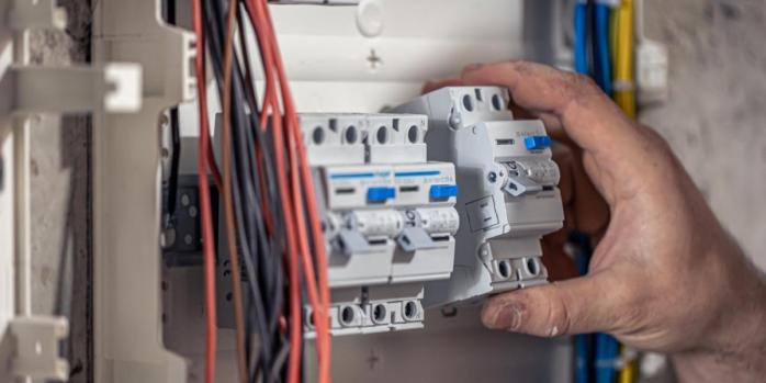 В Украине продолжают применять графики отключений электроэнергии, фото: «Правда.ру»