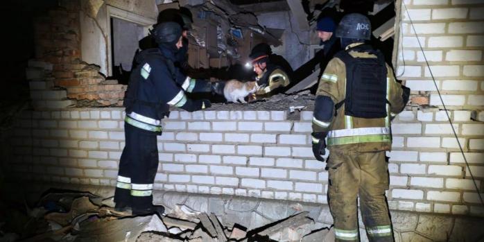 Последствия российских обстрелов на Днепропетровщине, фото: ГСЧС