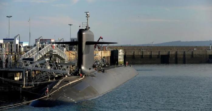 Морська піхота Франції стріляла по дронах над стратегічною базою ВМФ. Фото: 