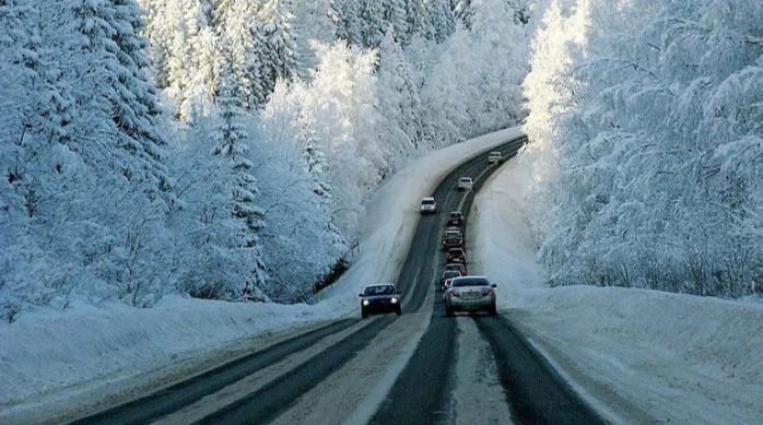 Дороги на курорт «Буковель» отремонтируют за 9 млрд долл., утверждает журналист. Фото: 