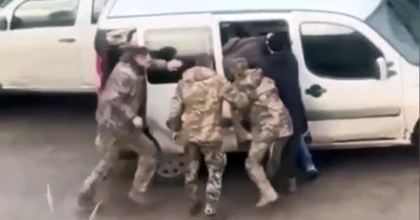 Во Львовской области мужчина ударил топором сотрудника ТЦК. Фото: 