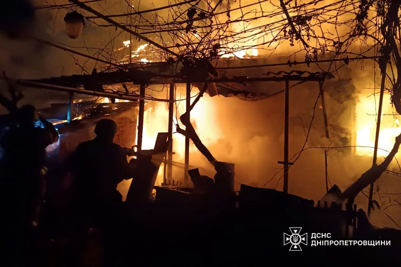 Росіяни обстріляли Дніпропетровщину, є загиблий та постраждалі. Фото: ДСНС