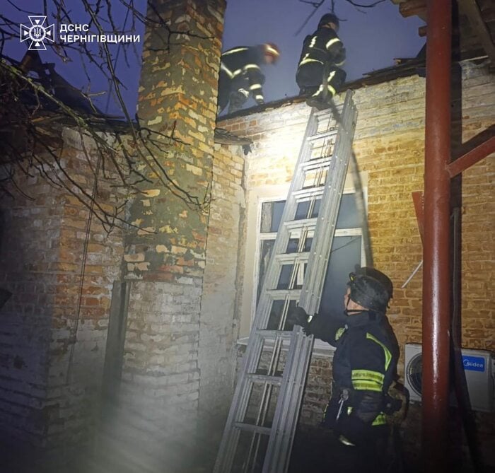 Наслідки атаки БПЛА на Чернігівщині, фото: ДСНС