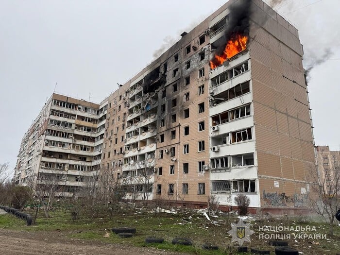 Рашисти вдень 17 грудня вдарили КАБами по Запоріжжю, фото: Національна поліція