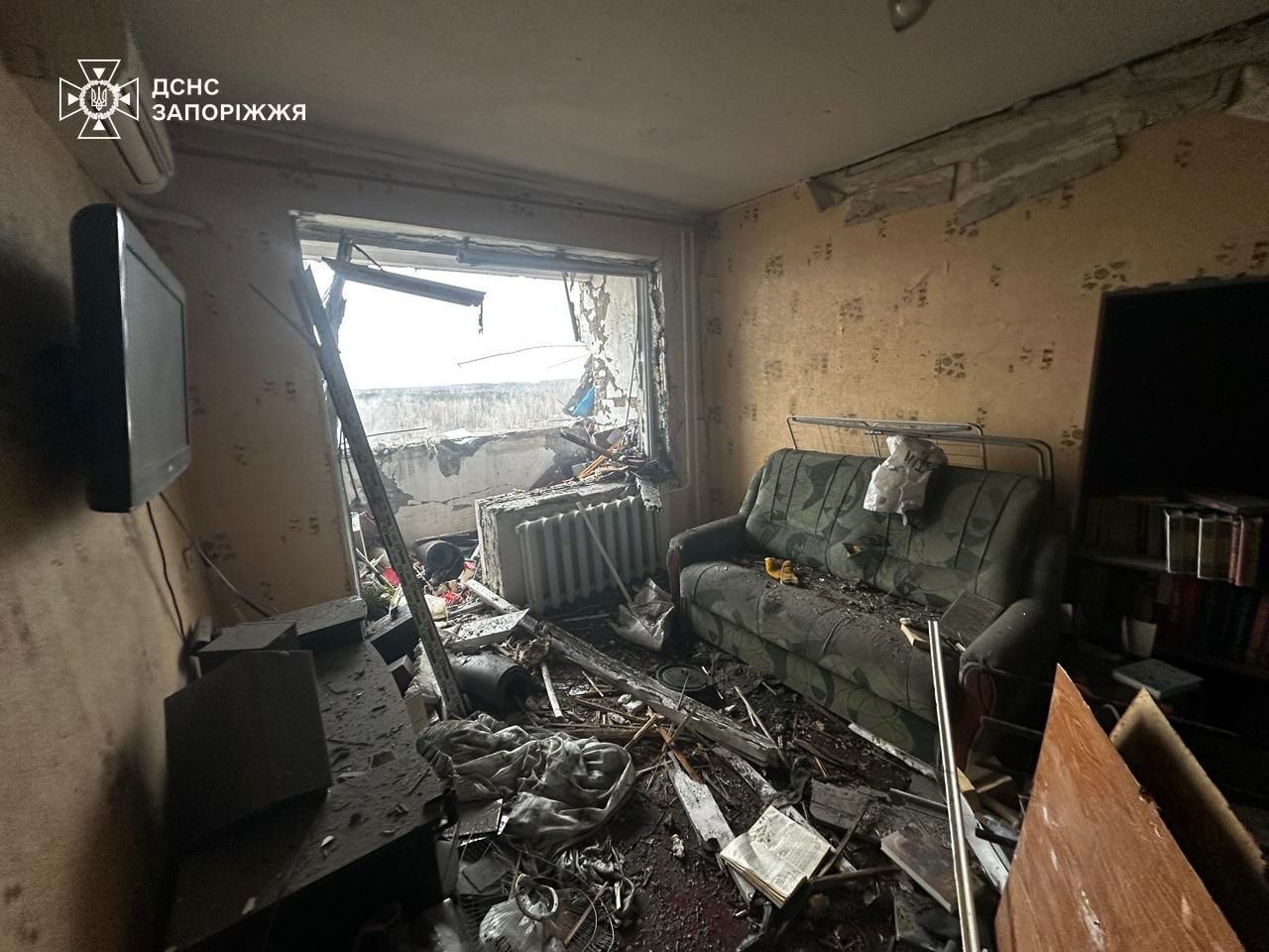 Наслідки обстрілу Запоріжжя. Фото: ДСНС