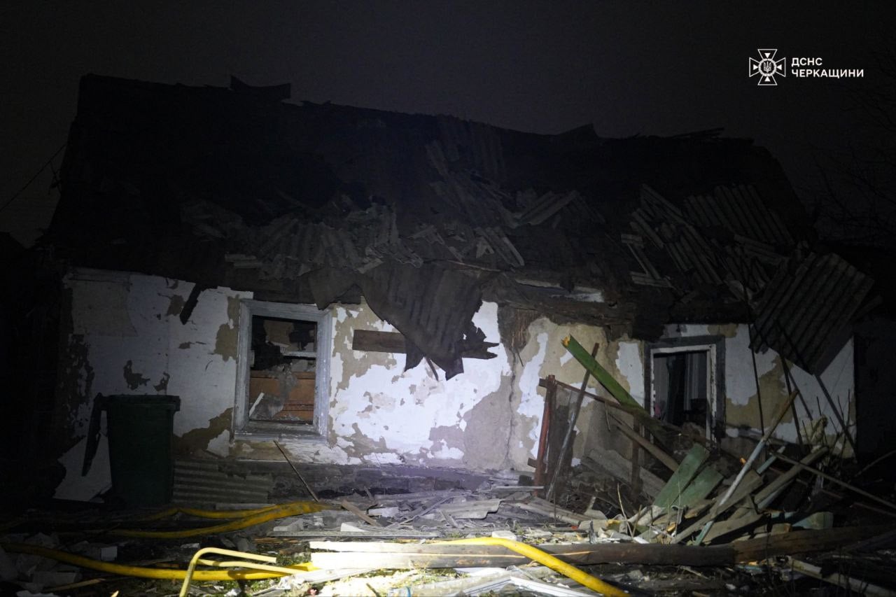 Окупанти масовано атакували дронами Черкаси. Фото: ОВА