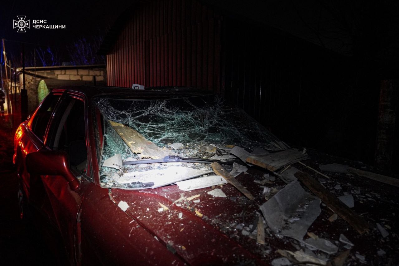 Окупанти масовано атакували дронами Черкаси. Фото: ОВА