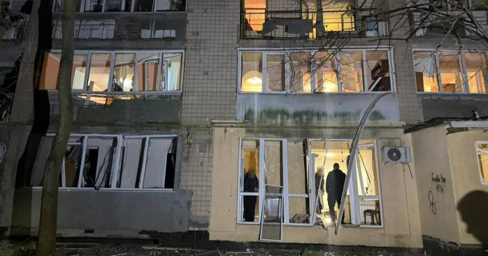 В Одесской области обстрелы РФ повредили многоэтажку, есть раненые. Фото: