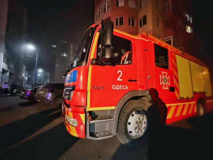 Наслідки російської атаки на Одесу, фото: Сергій Лисак