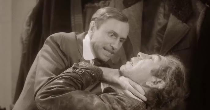 "И, боже вас сохрани, не читайте до обеда советских газет. - Гм&hellip; Да ведь других нет"