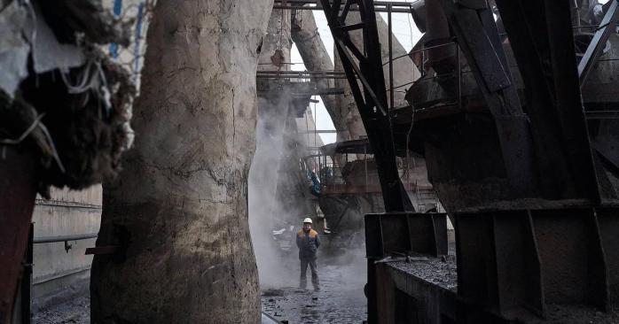 Армія РФ обстріляла ТЕЦ у передмісті Харкова, є загиблий та 13 поранених. Фото: 