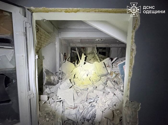 Наслідки російської атаки по Одещині, фото: ДСНС Одещини