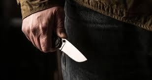 Мужчина ножом ранил двух сотрудников ТЦК. Фото: