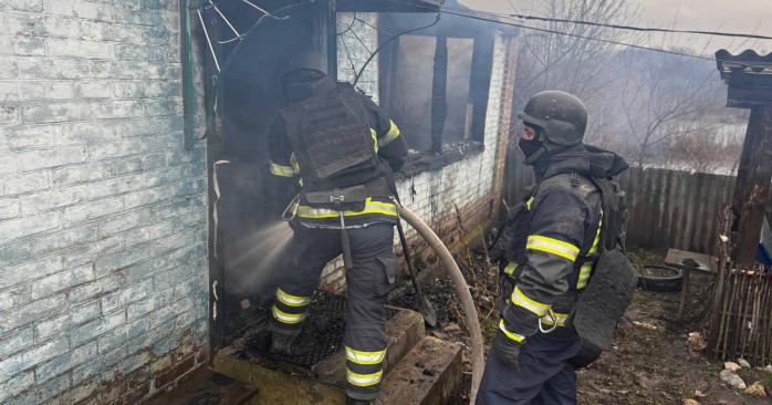 Росіяни скинули КАБ на будинок на Запоріжжі, є загиблий і поранені. Фото: ДСНС