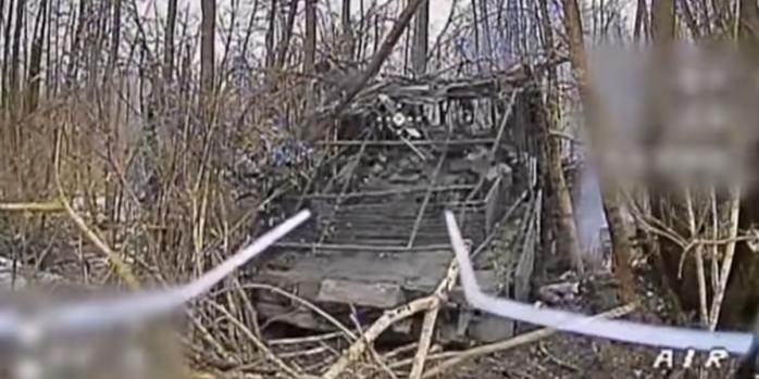 Знищення ворожої бронетехніки, скріншот відео