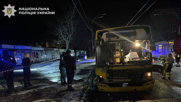 Наслідки вибуху автобуса у Києві, фото: поліція Києва