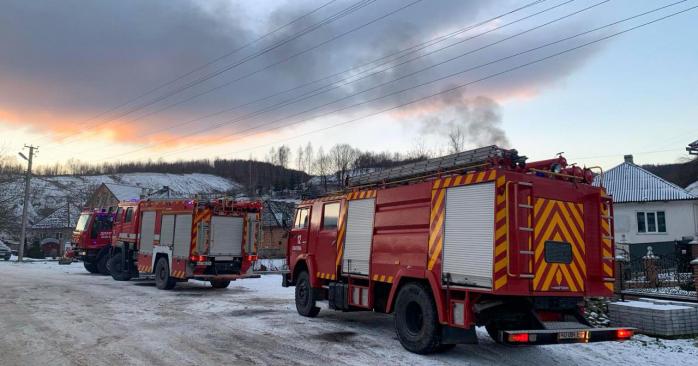 Вибух на магістральній газовій трубі прогримів на Закарпатті. Фото: ДСНС