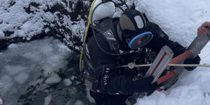 Крижані водойми за добу забрали життя чотирьох людей, фото: ДСНС