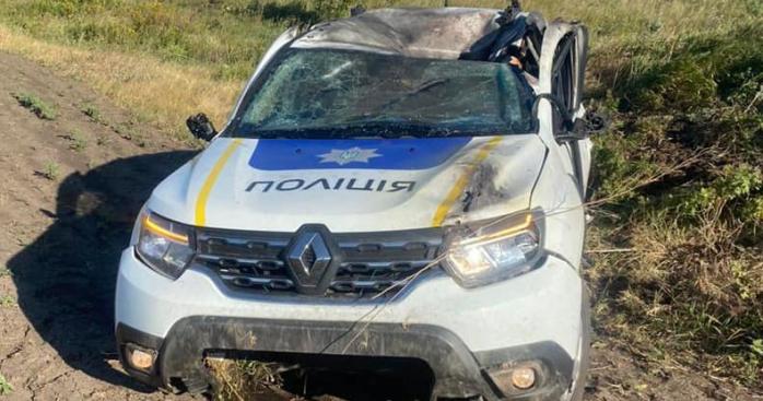 Безпілотник вдарив по поліцейській машині. Фото: 