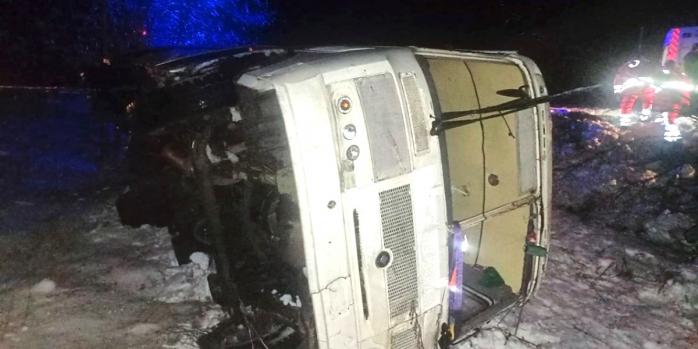 Наслідки ДТП з автобусом на Чернігівщині, фото: поліція Чернігівщини