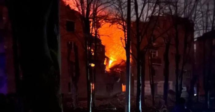 У Кривому Розі 10 постраждалих через російський удар. Фото: 