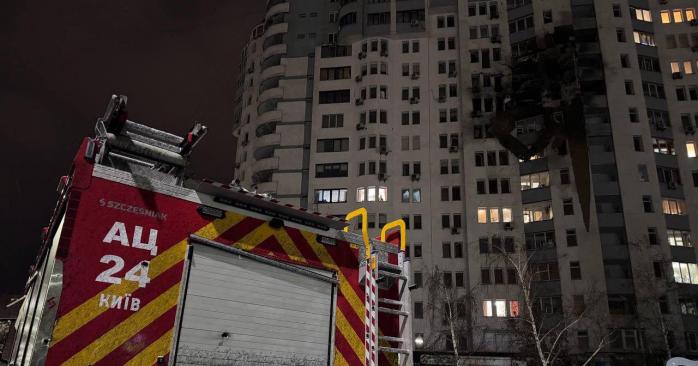 Наслідки обстрілів. Фото: ДСНС