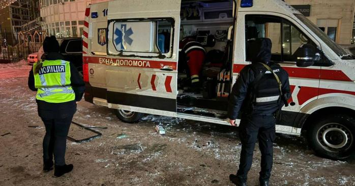 Росіяни обстріляли лікарню у Херсоні. Фото: ДСНС