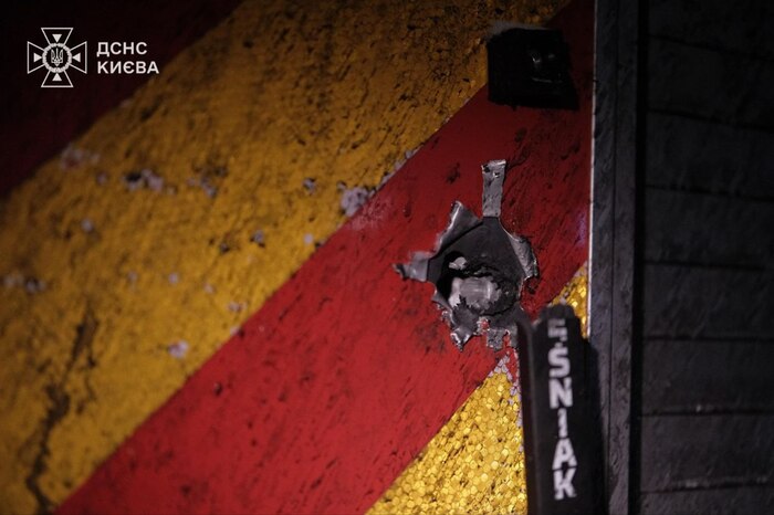 Наслідки російського обстрілу Києва 9 січня, фото: ДСНС