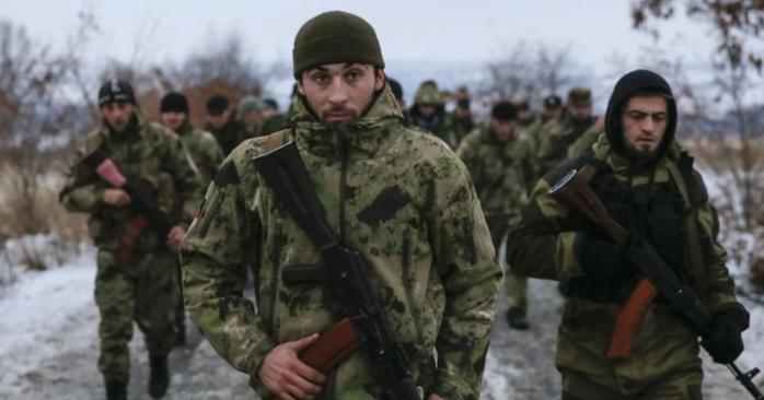 Российские военнослужащие и &laquo;кадыровцы&raquo; устроили перестрелку в оккупированном Мариуполе. Фото: 