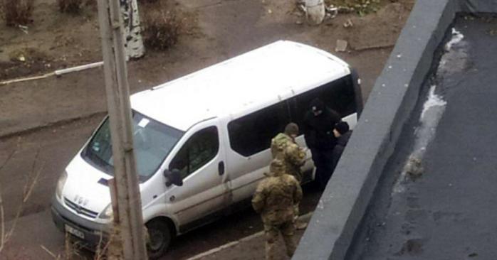 Мікроавтобус ТЦК обстріляли в Львівській області. Фото: 