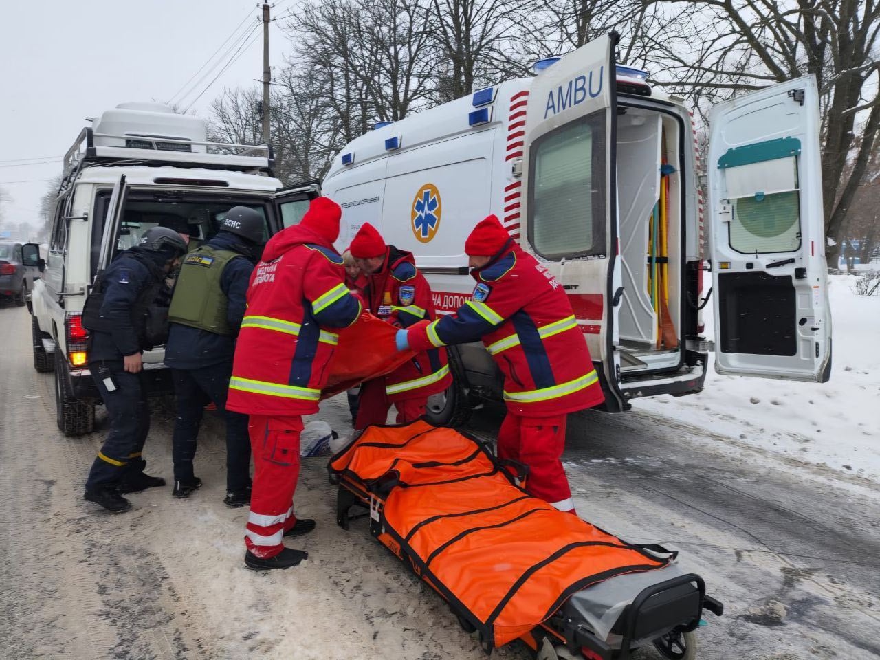 Окупанти обстріляли Нікополь. Фото: ОВА, ДСНС