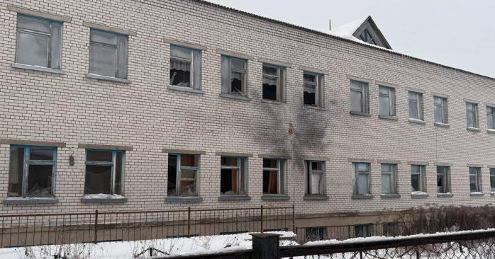 Армия РФ ударила дроном по зданию школы. Фото: НПУ